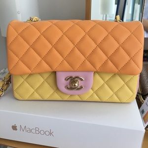 CHANEL MINI FLAP BAG: 2017 Cuba Cruise Collection